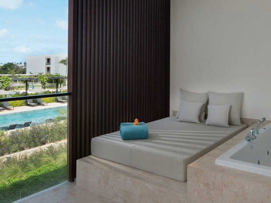 Premium Pool View Room